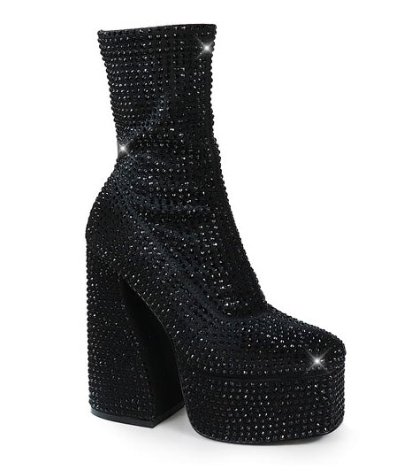 The crystal Embellised boots