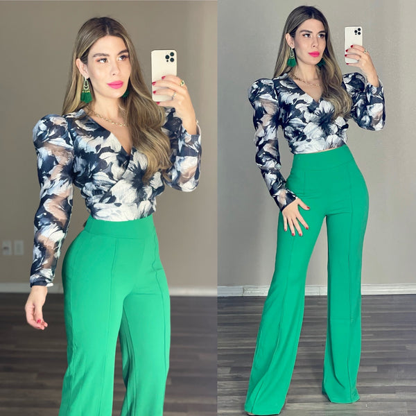 Clara Black white top